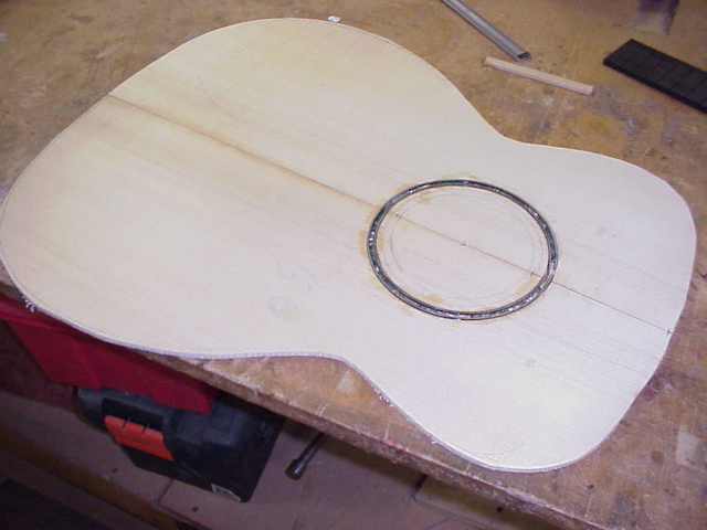 Inlaying soundhole channel